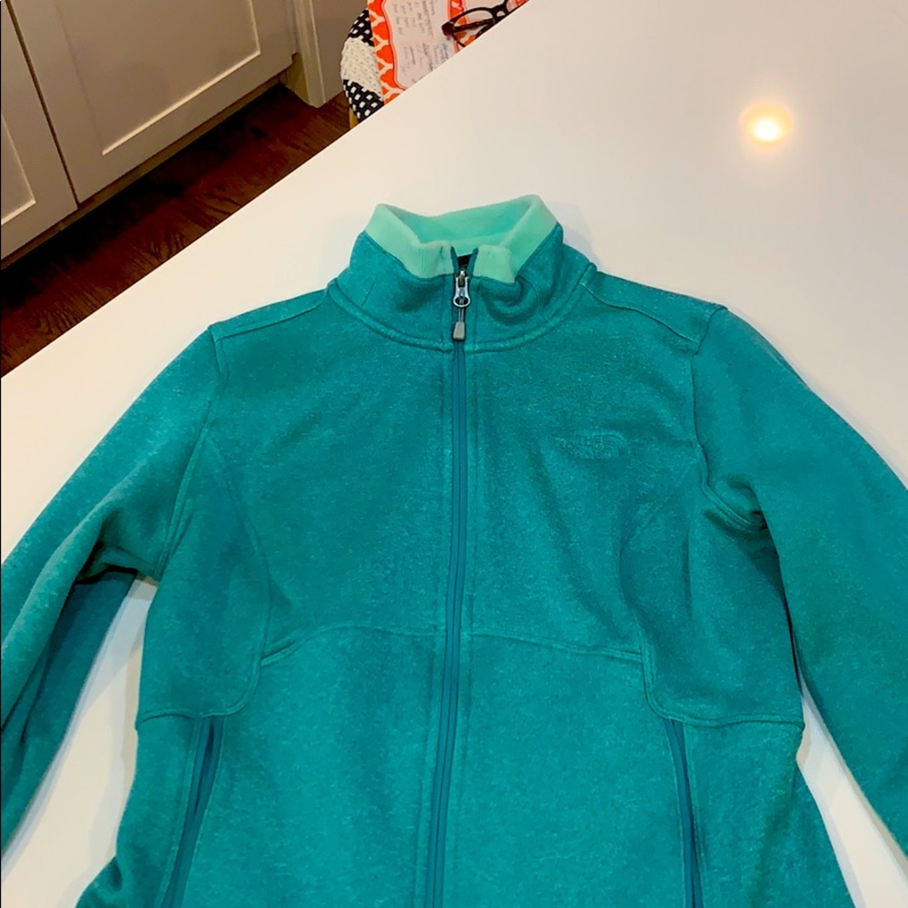 North face Fleece. Turquoise color. Size M.